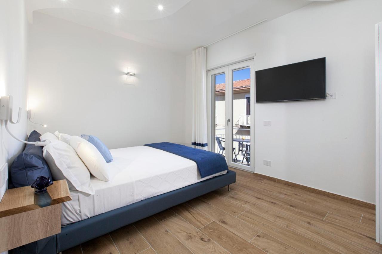 Yourhome - Lidia Rooms & Suites ซอร์เรนโต ภายนอก รูปภาพ