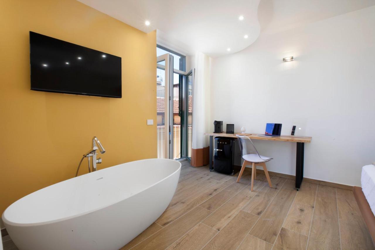 Yourhome - Lidia Rooms & Suites ซอร์เรนโต ภายนอก รูปภาพ